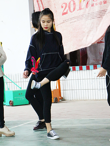 圖三 踢毽子.JPG