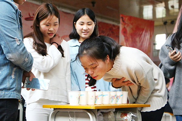 圖四 吹乒乓球.JPG