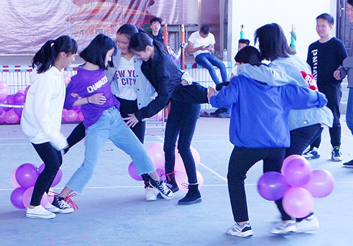 圖五 踩氣球比賽.JPG