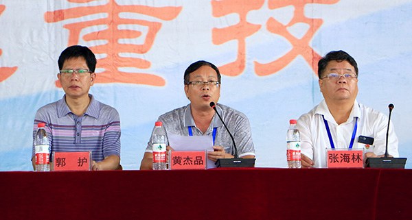 圖2 黃杰品校長講話.jpg