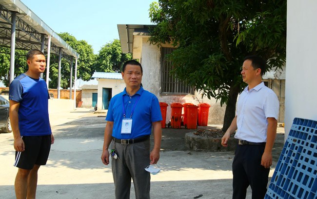 1598750566332423.jpg 檢查校園衛(wèi)生情況.jpg