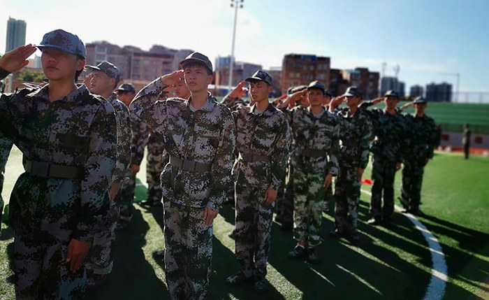 1631093683181655.jpg 驕陽下的“小萌新”.jpg