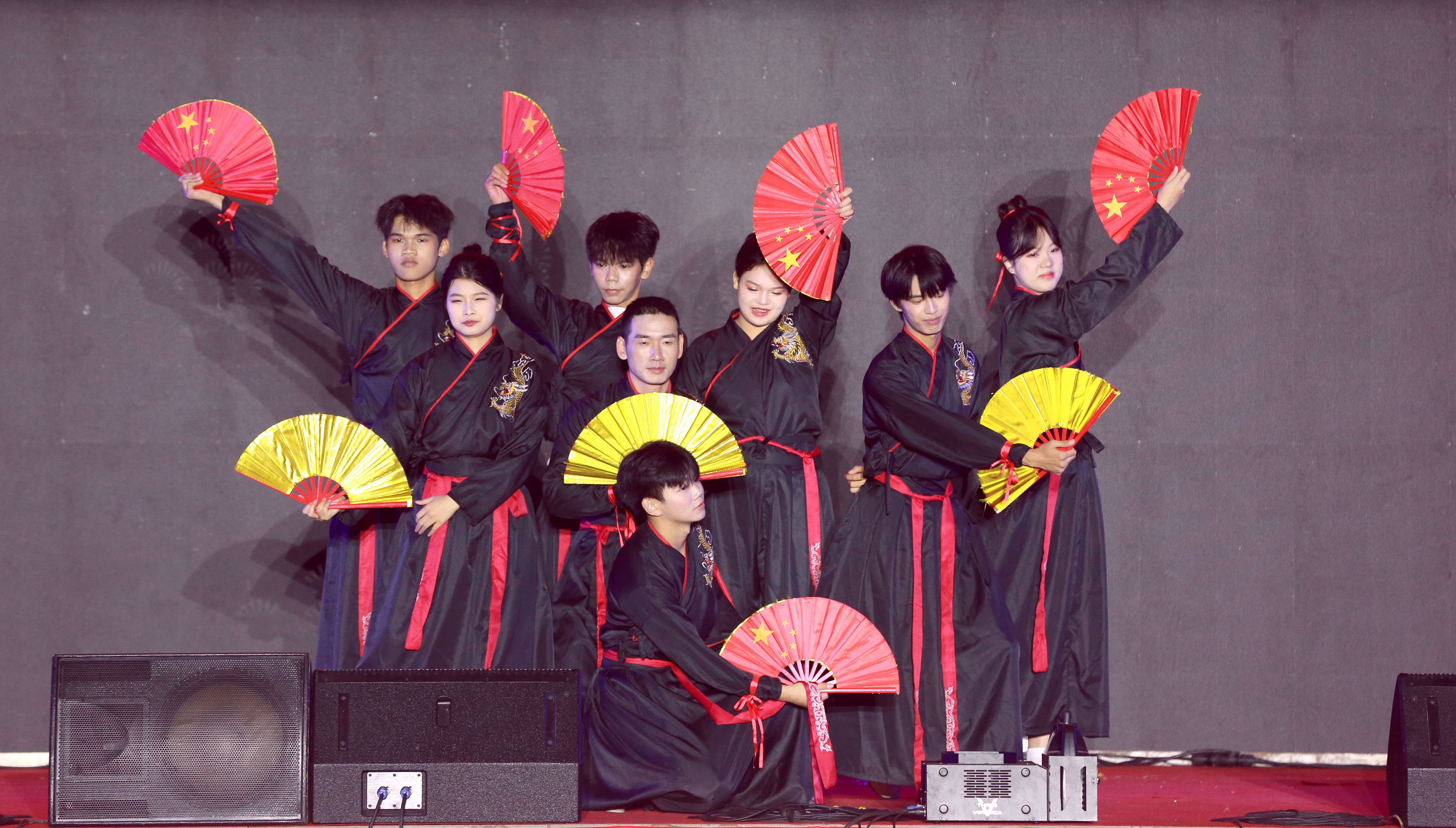 1735804859631354.jpg 1735804859631354.jpg