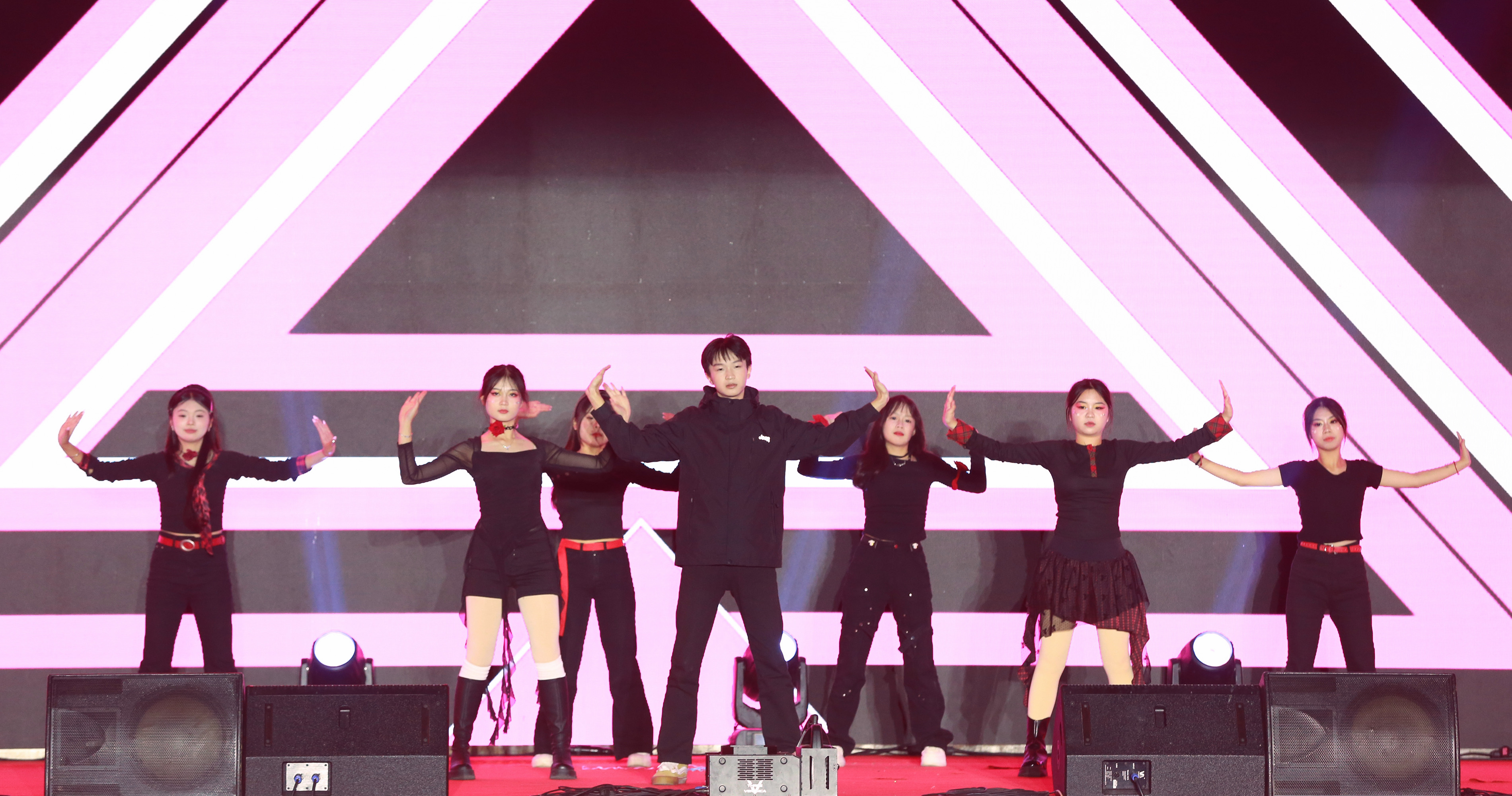 1735805033221670.jpg 1735805033221670.jpg